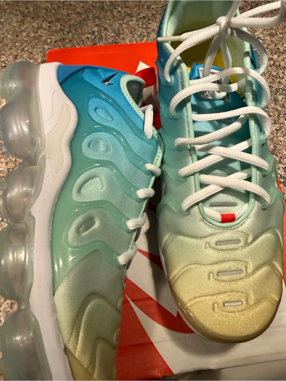 Nike Air Max womens Gradient Aqua to Yellow Sneakers - Picture 7 of 7